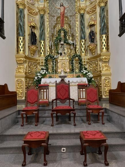 Mobili&aacute;rio de Altar Mor Igreja Paroquial de S&atilde;o Pedro da Ribeirinha