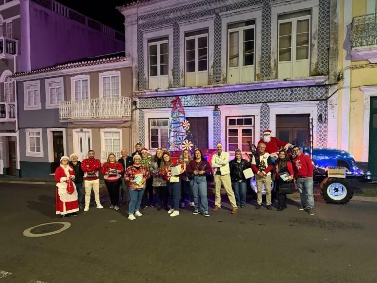 Junta de Freguesia da Ribeirinha leva esp&iacute;rito natal&iacute;cio &agrave; comunidade com Caravana de Natal