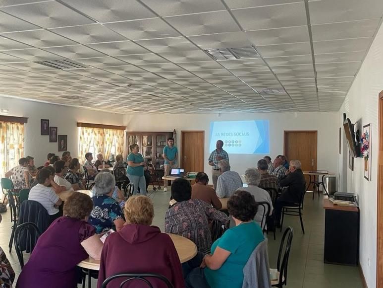 &ldquo;As tecnologias s&atilde;o para todos!&rdquo; promoveu integra&ccedil;&atilde;o digital dos idosos da Ribeirinha