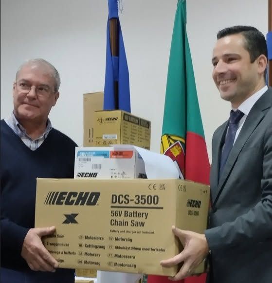 Entrega de equipamentos de manuten&ccedil;&atilde;o no &acirc;mbito do projeto &ldquo;A Minha Ribeira&rdquo;