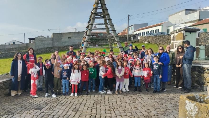 Trilho da Pedra Furada da Serra da Ribeirinha ganhou magia de Natal