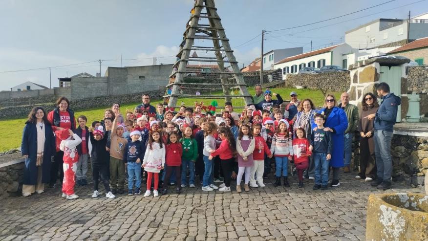 Trilho da Pedra Furada da Serra da Ribeirinha ganhou magia de Natal