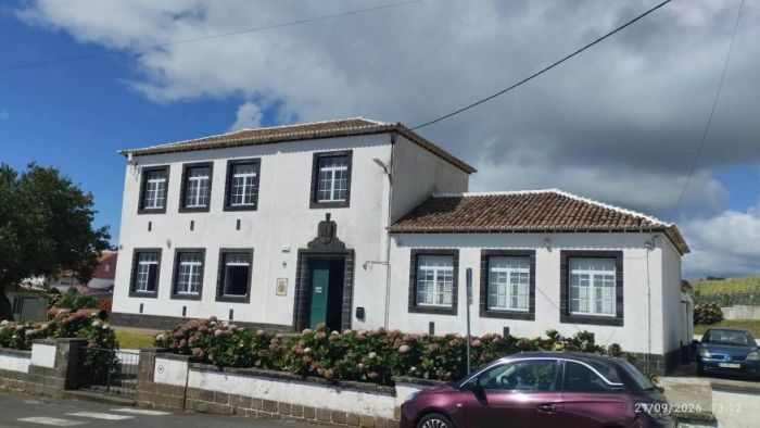Conclu&iacute;dos os trabalhos de reabilita&ccedil;&atilde;o dos telhados das Escolas Centen&aacute;rias da Ribeirinha